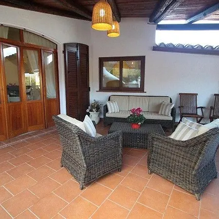 Gilda Con Depandace Piscina E Giardino ואלדוריה